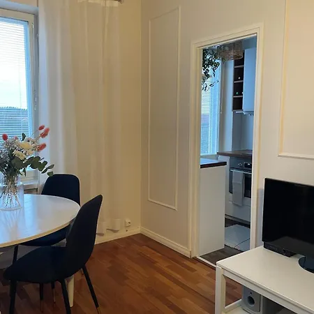 Apartment Three Metro Stops From Citycenter *